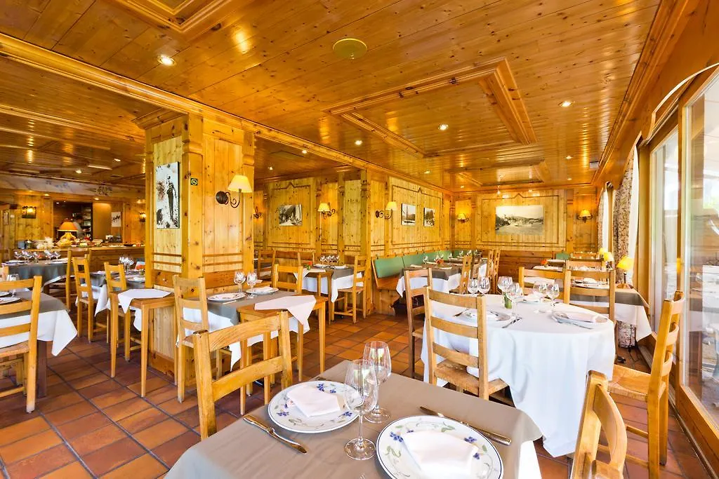 Hotel Logis La Charpenterie à Talloires