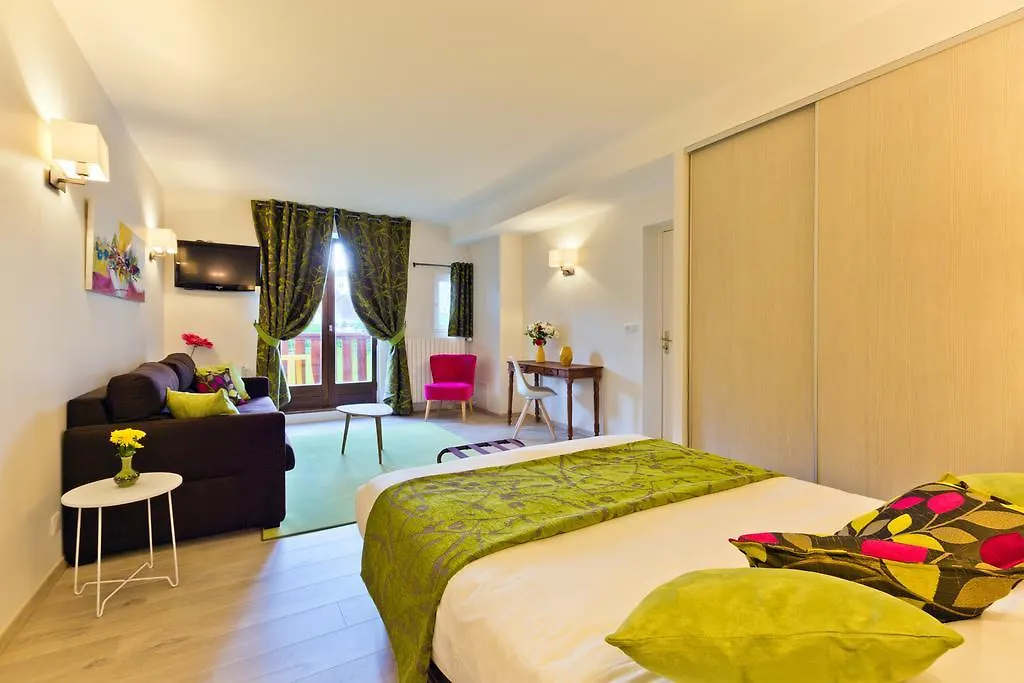 Logis La Charpenterie Hotel Talloires 3*,