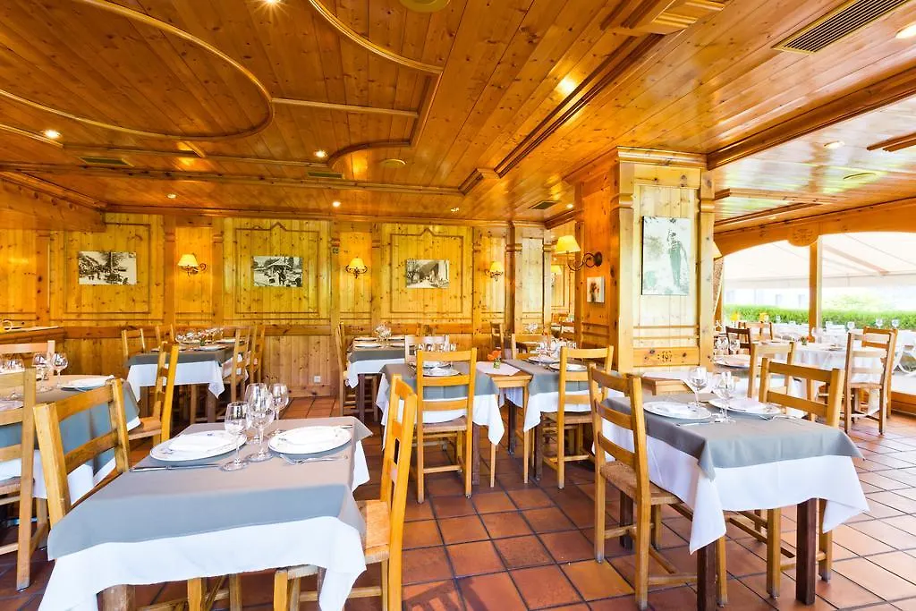***  Hotel Logis La Charpenterie à Talloires France